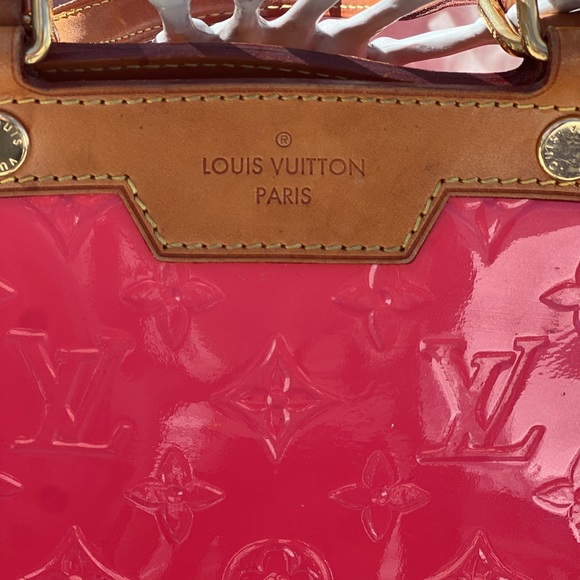 Louis Vuitton Brea Vernis MM coral bag USED GC. - Picture 5 of 16